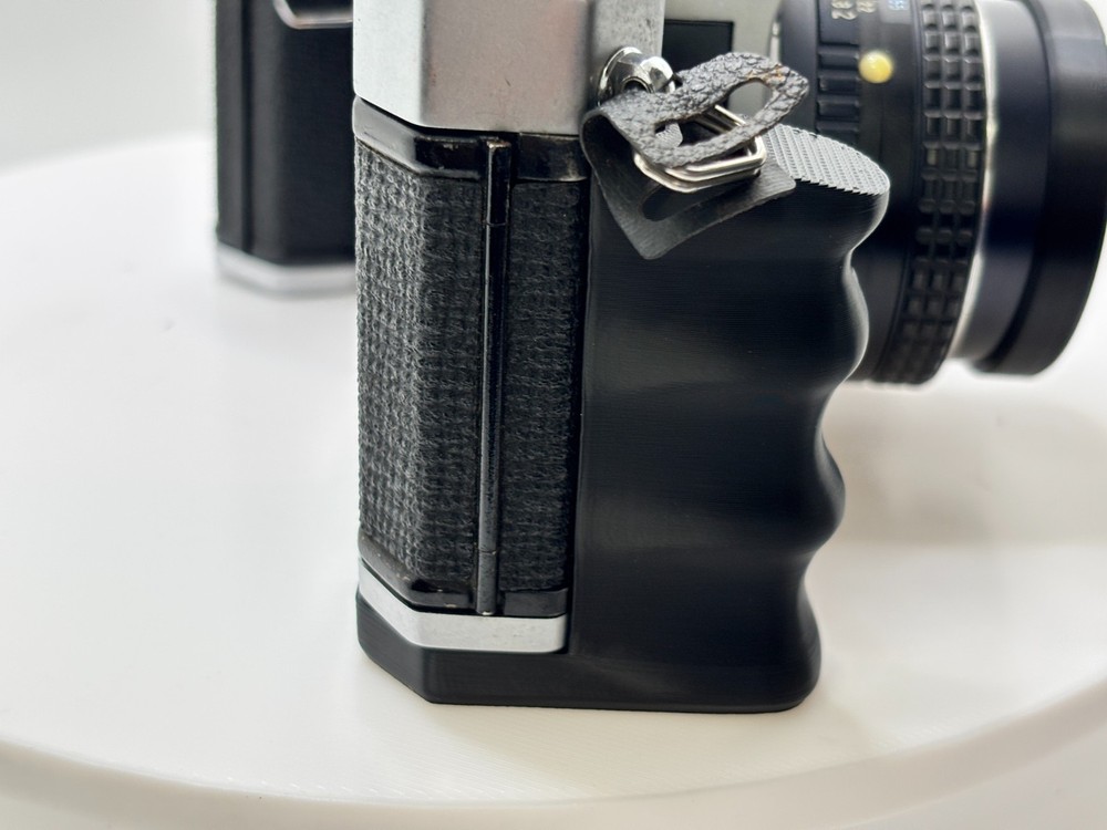 Compact Handgrip Profile Ergonomic Camera Grip Compatible K1000/Spotmatics