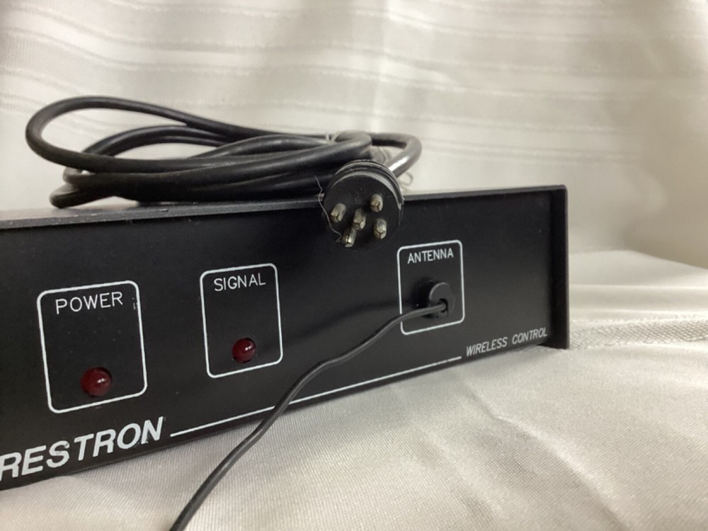 Crestron Electronics Model W4-Slide Projector Receiver & Wireless Remote Control