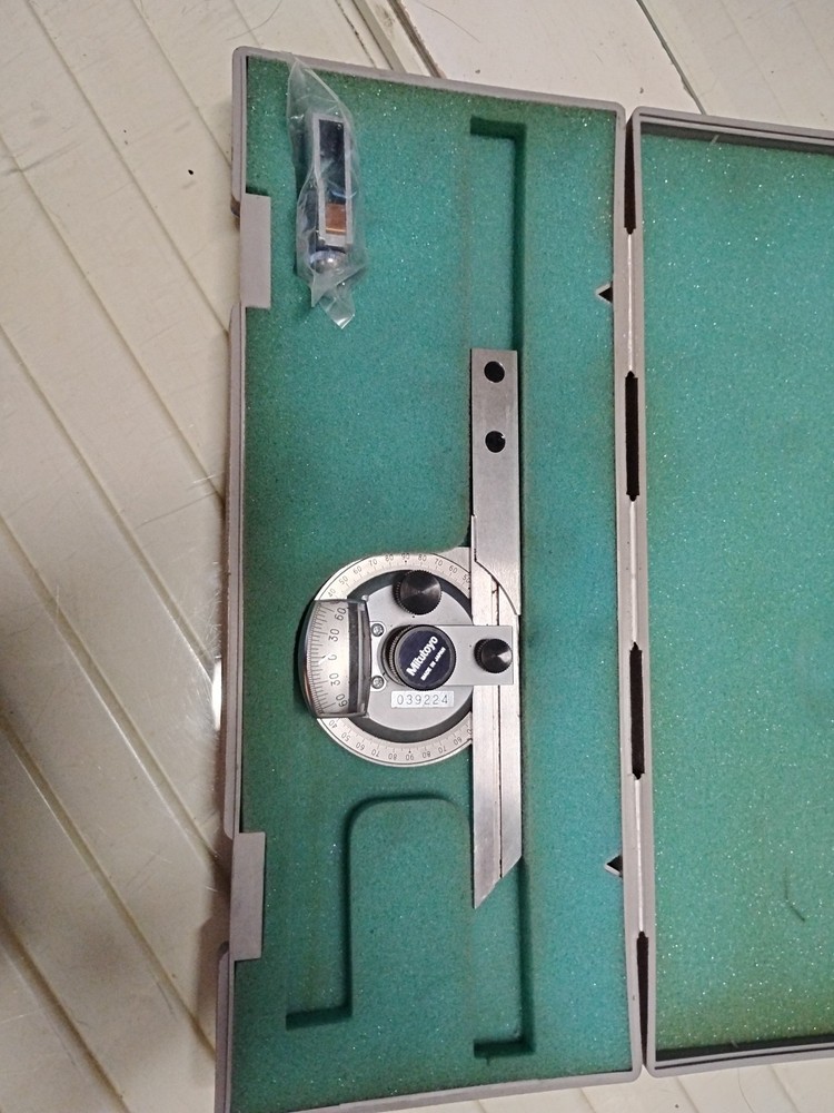 Mitutoyo Universal Bevel Protractor, High-Precision Angle Gauge