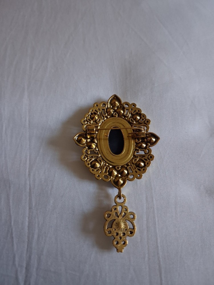 Brooche Brand New Without The Packaging