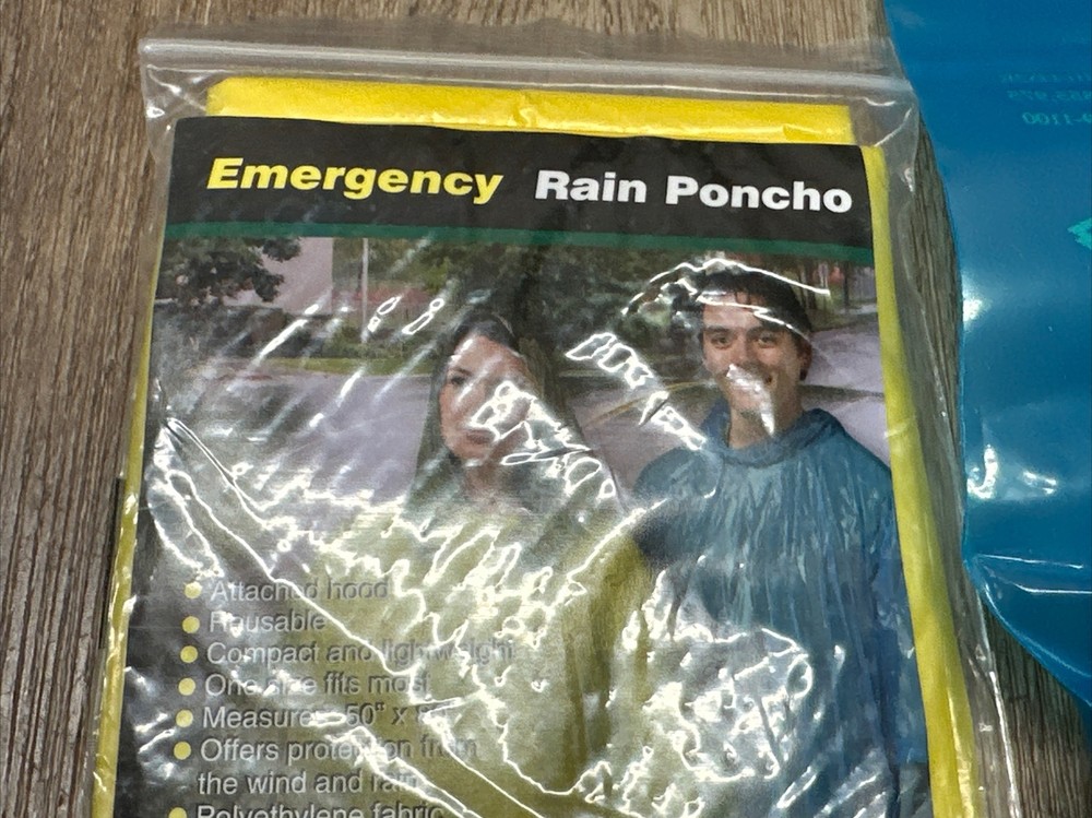 EMERGENCY ROADSIDE ASSISTANCE KIT