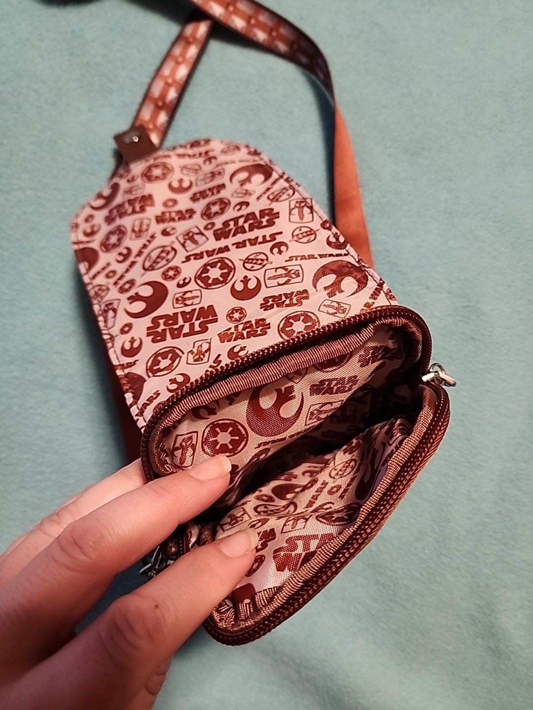 DISNEY PARKS Chewbacca Star Wars Galaxy’s Edge crossbody bag, brown, buckle snap