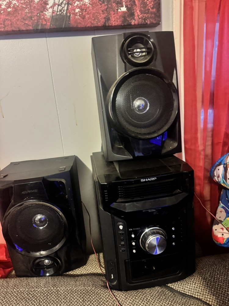 Excellent pre-owned Sharp CD-BH950 240W 5-Disc Mini Component Stereo Bluetooth!