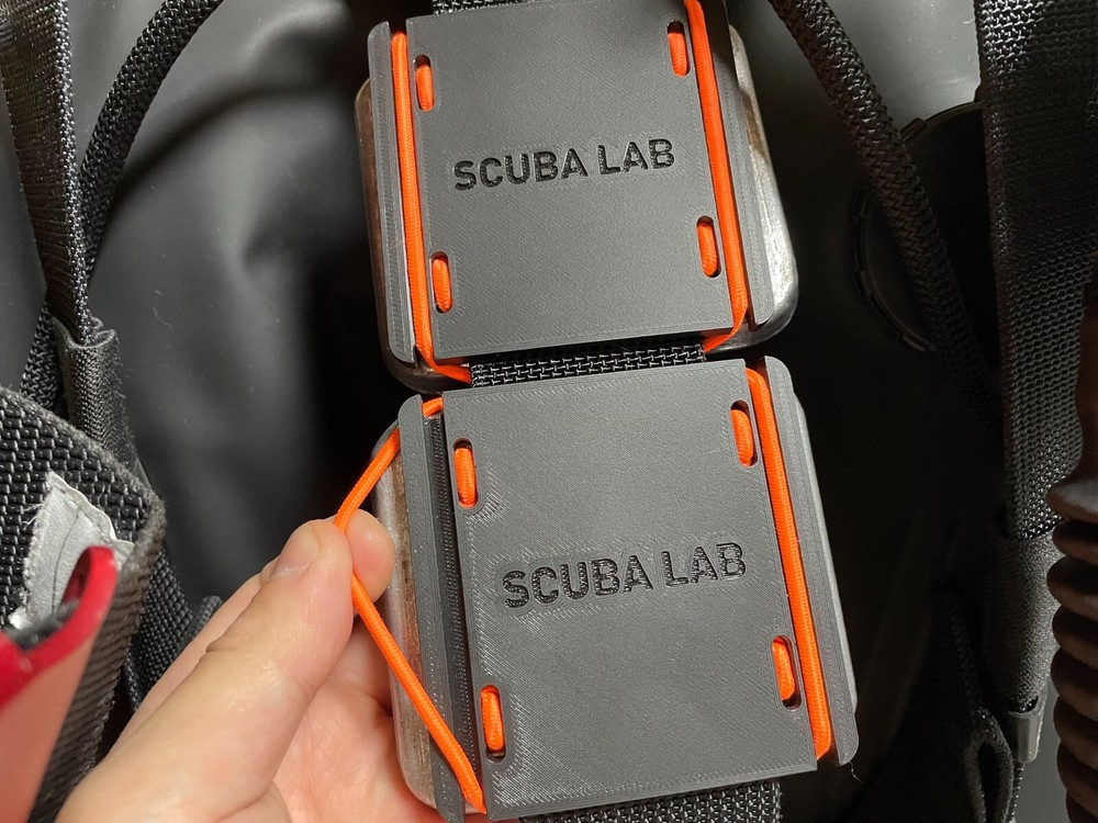 Weight holder plate for sidemount