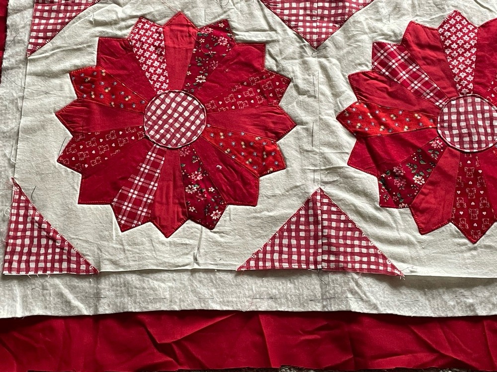 Unfinished Quilt Red Dresden Fan Pattern designed by Nancy Zieman (Needs Edging)