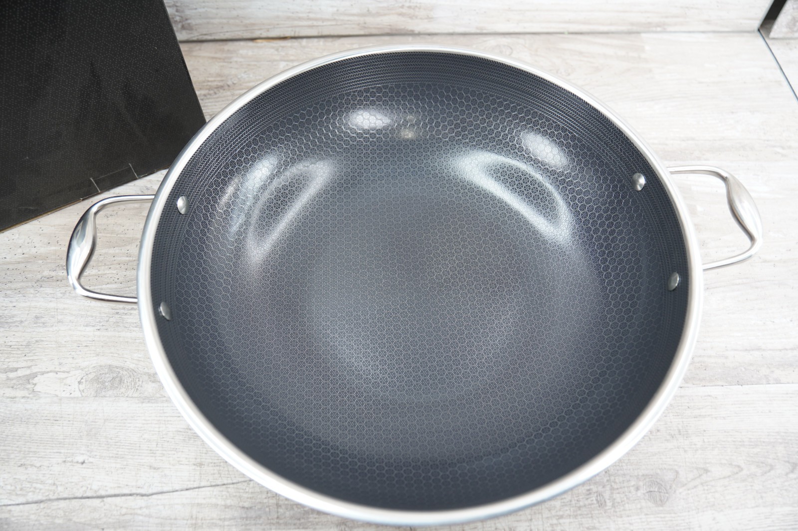 HexClad Hybrid Nonstick 14" Inch Wok W/ Stainless Steel Lid USED #7564