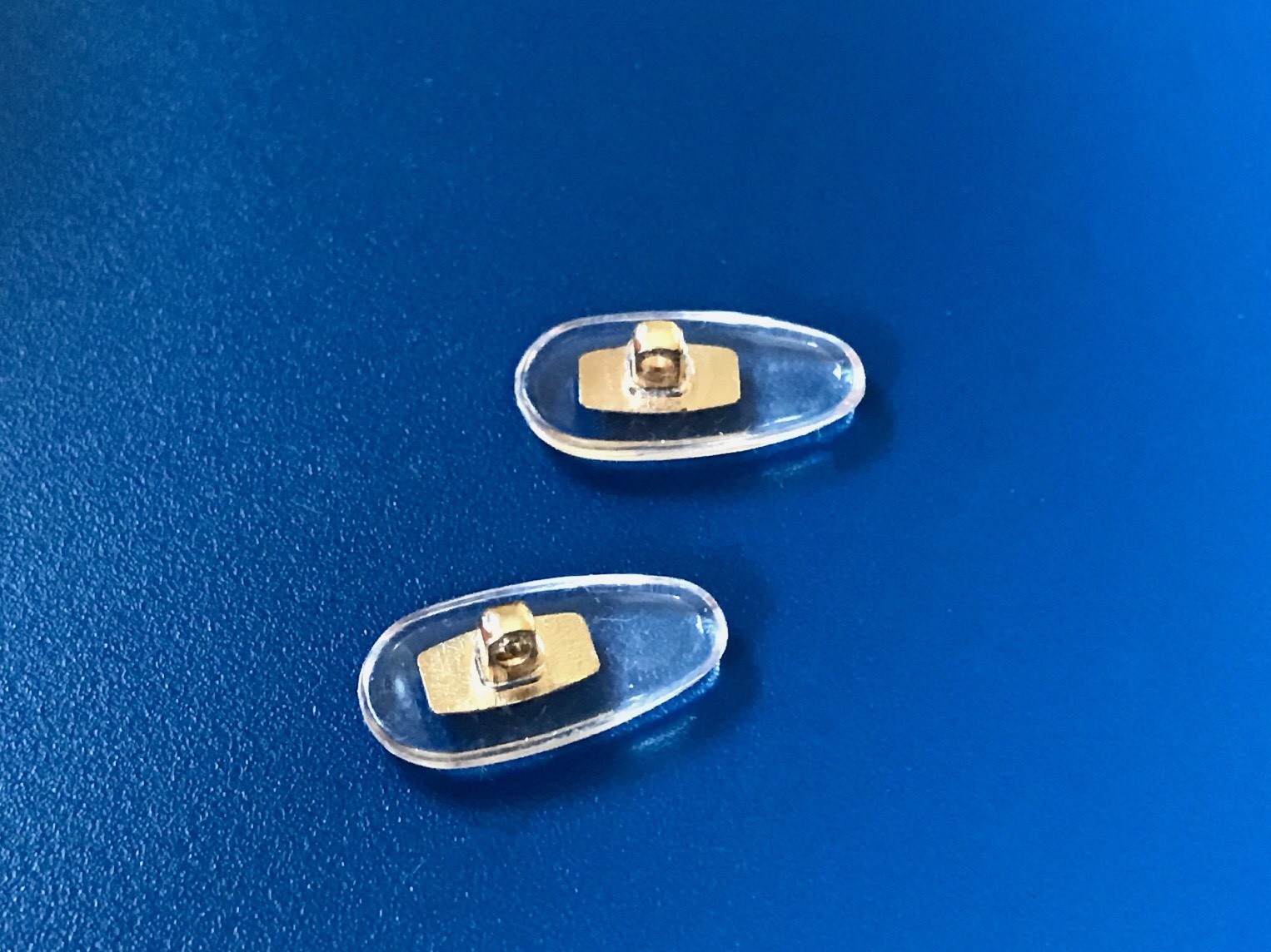 NEW Gold Gucci Replacement Silicone Nose Pads for Sunglasses Eyeglasses W/Screws