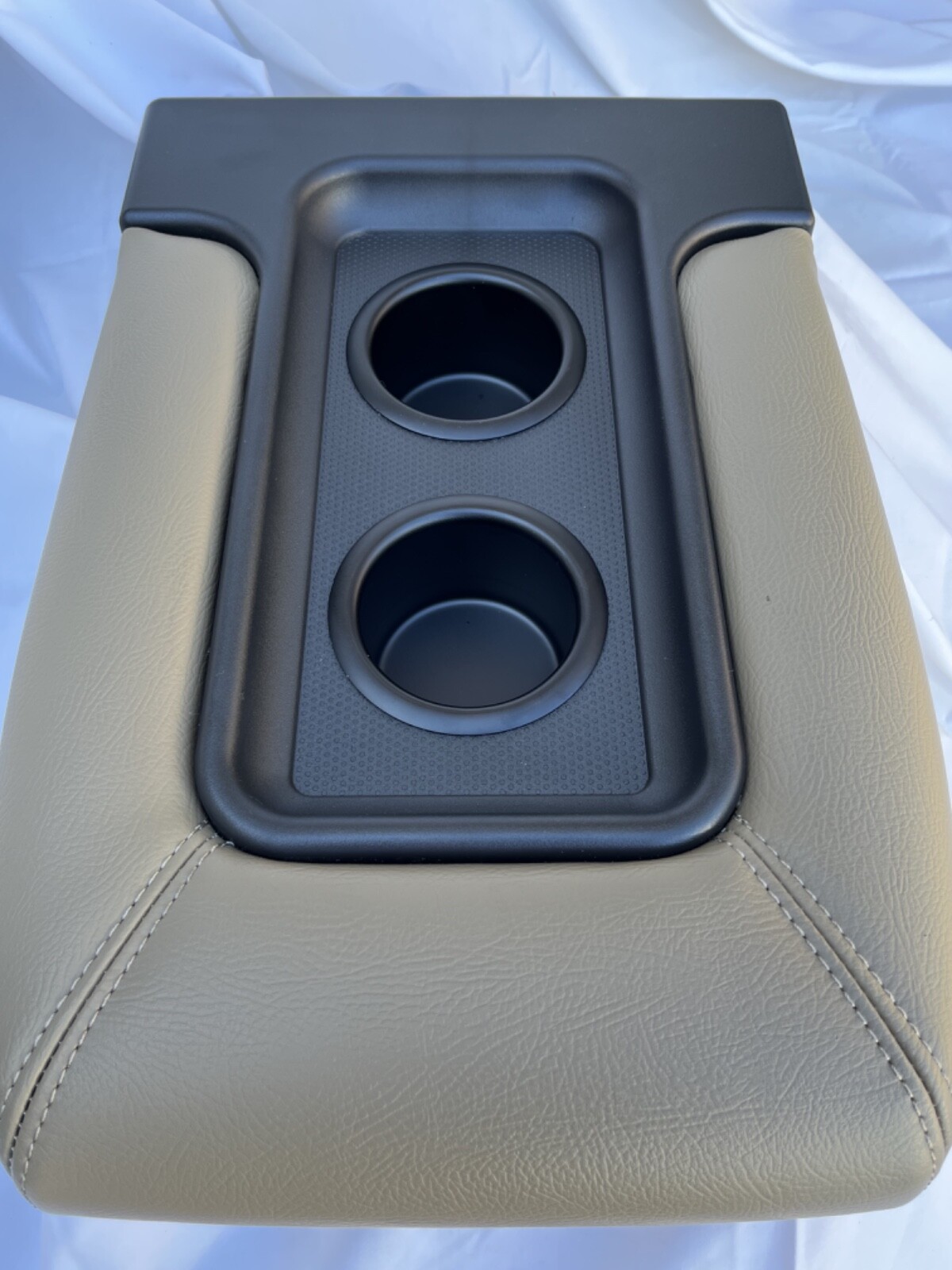 95-99 CHEVROLET C1500 C2500 C3500 TAN BEIGE CUP HOLDER CENTER CONSOLE TOP LID