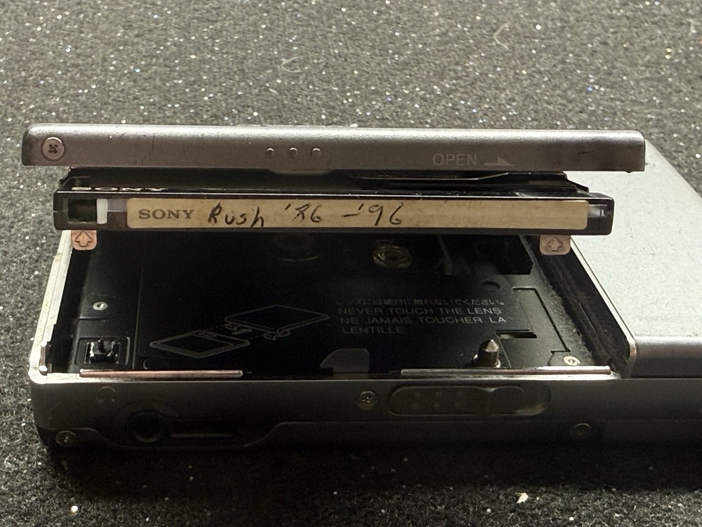Sony MD Walkman Portable MZ-E3 Mini Disc Player. Works!