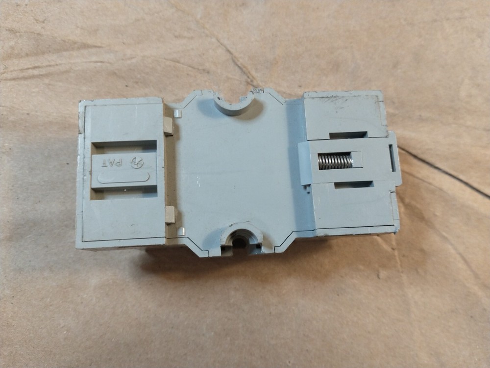 Square D Relay Socket Base NR82 Class 8501, 10A 300V