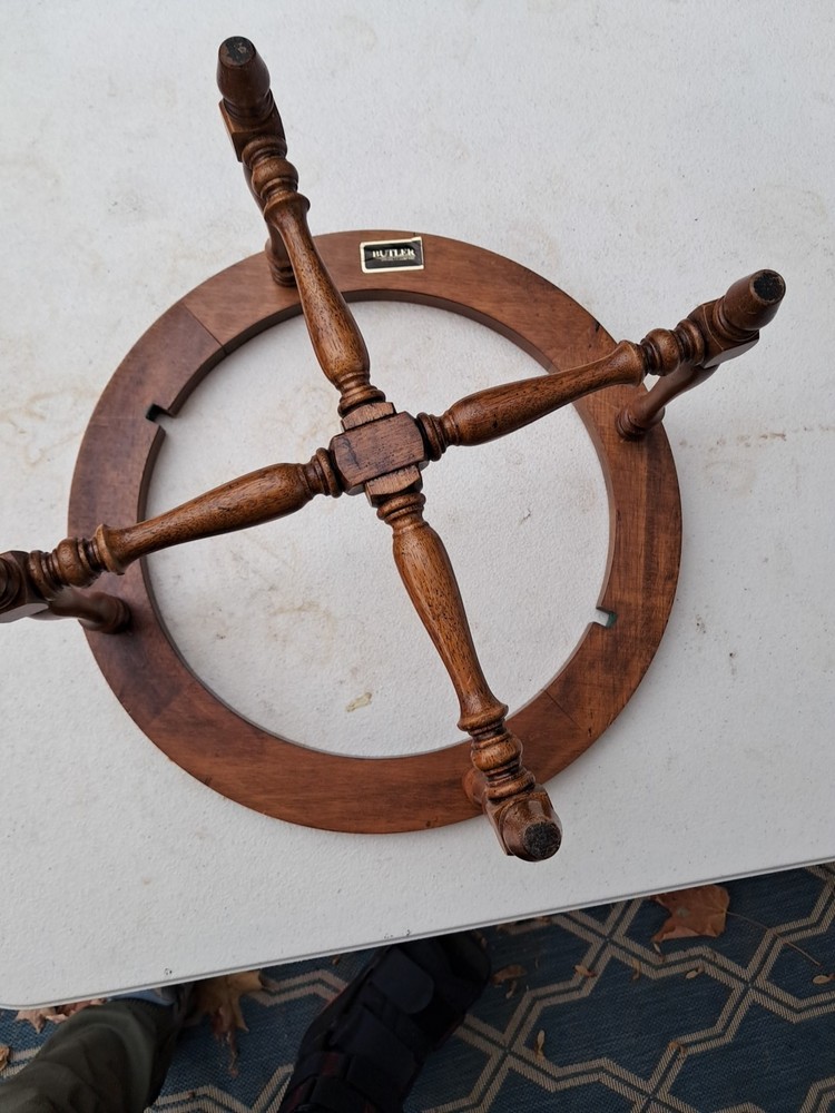 Crams 12" Globe With Butler Stan