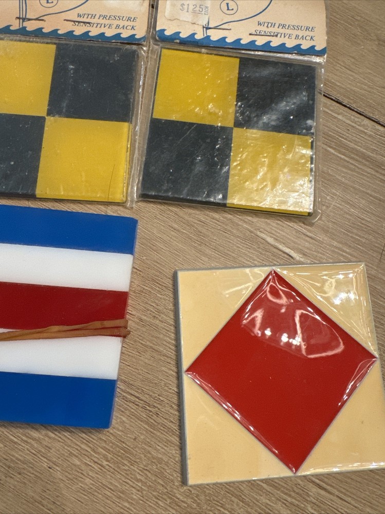 Peel & Stick International Code Flags Plastic (12)