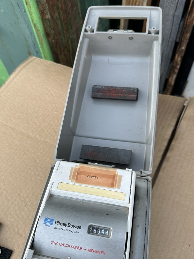 PITNEY BOWES CHECK SIGNER-IMPRINTER, MODEL 5390