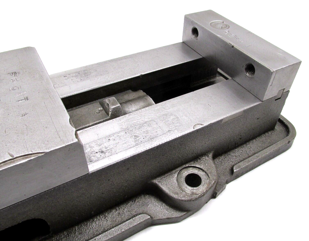 KURT ANGLOCK 6" MILLING MACHINE VISE - #D60
