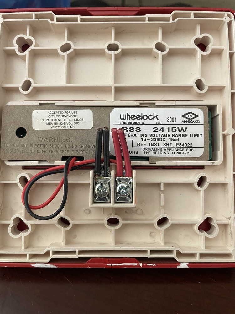 Wheelock RSS-2415W Wall Mount Strobe Alarm USED