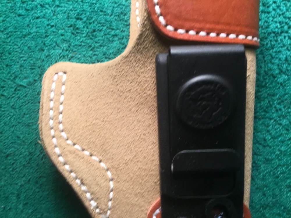 Desantis Sof-Tuk holster Ruger SR9 compact RH BRown LEATHER NEW