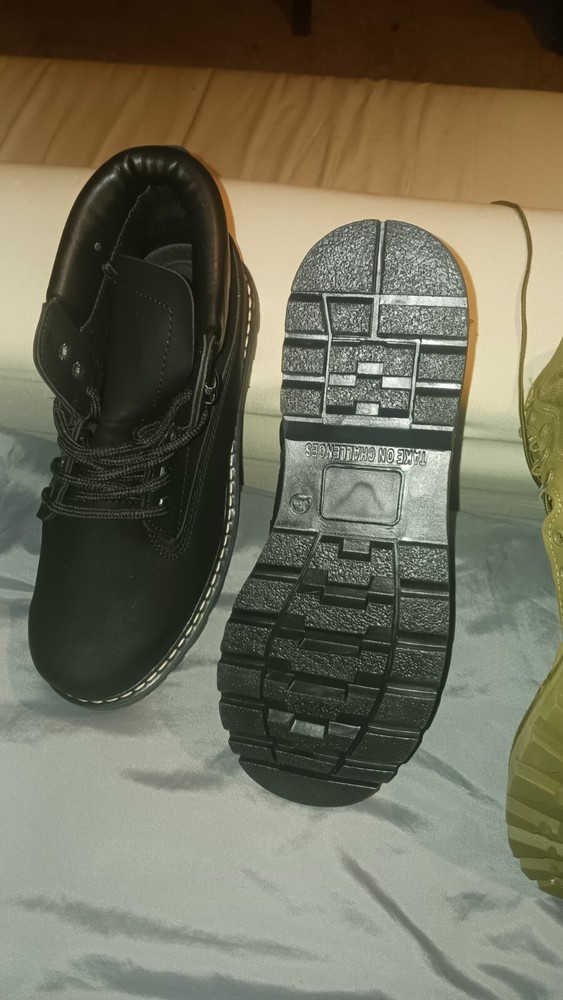 Black Work Boots Mens Size 9-11.5