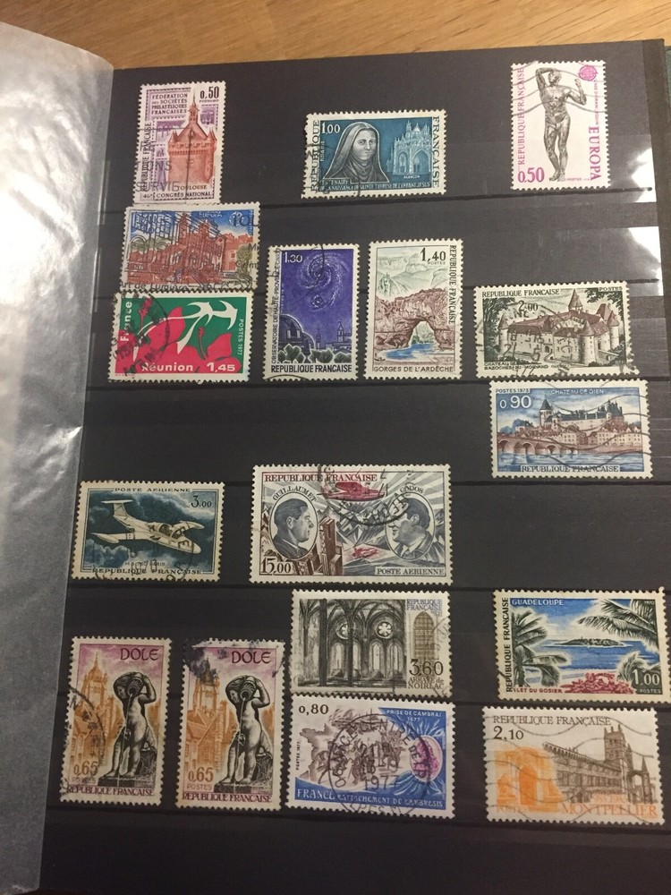 stamps complete binder of 173 stamps