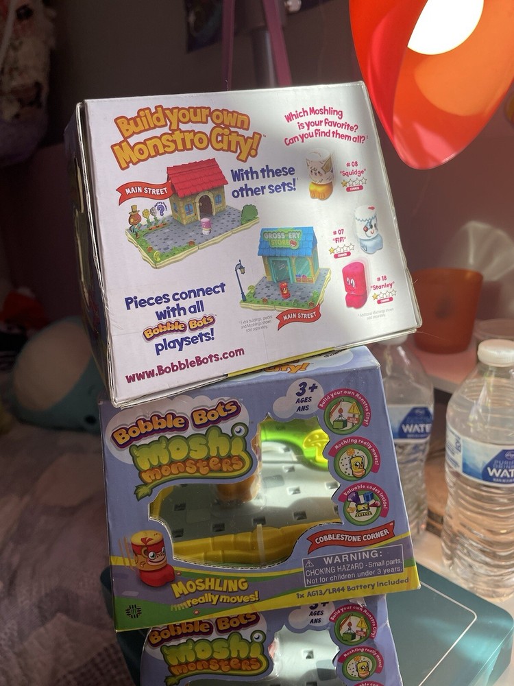 Moshi Monsters Bobble Bots Moshling Cobblestone Corner red headband New