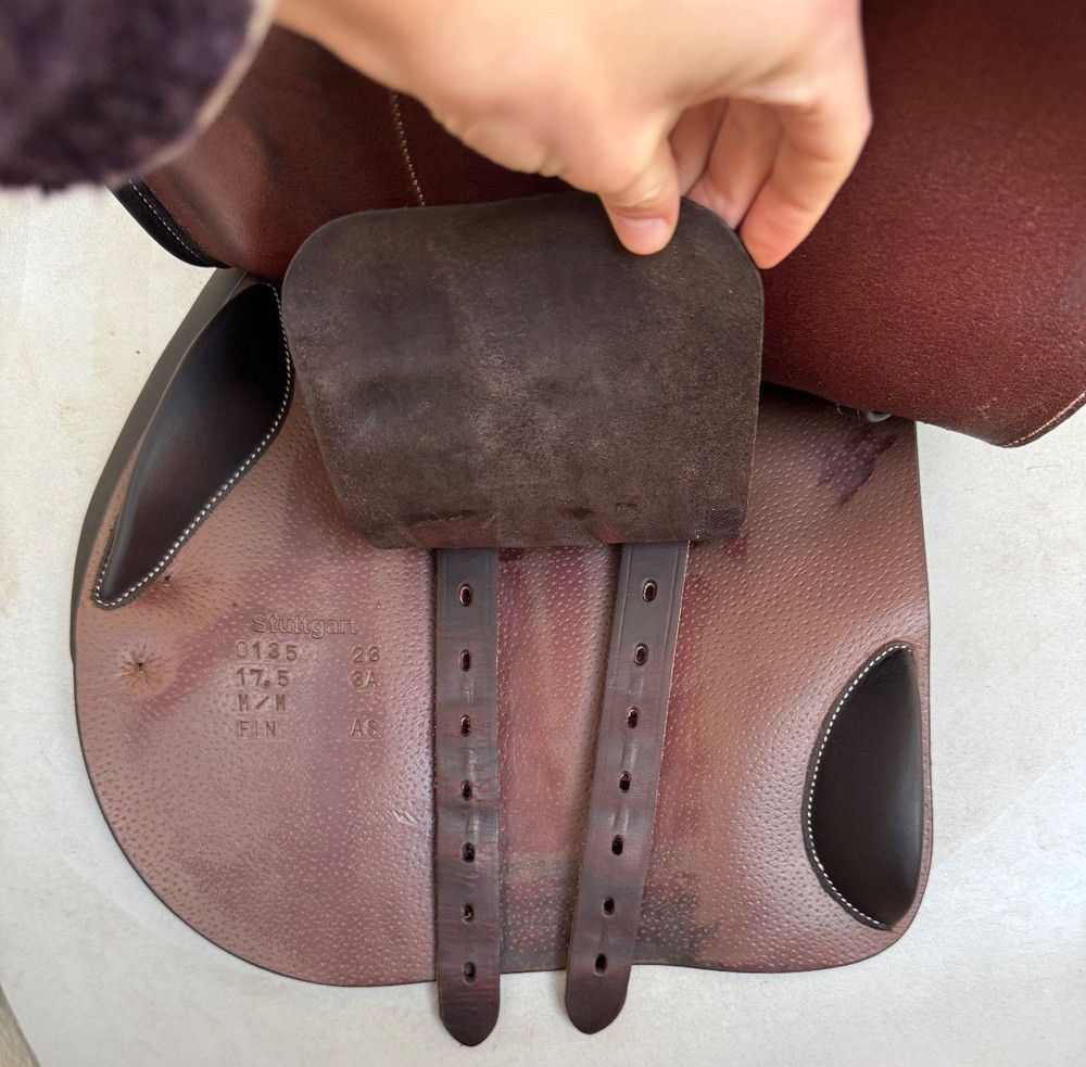 17.5" Voltaire Stuttgart Saddle - 2023 - 3AA - Grained Buffalo - MINT!