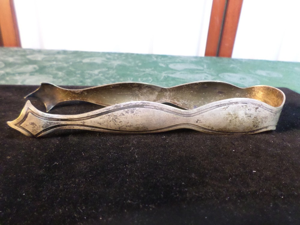 Beautiful Vintage Decorative Silverplate Ice Cube Tongs