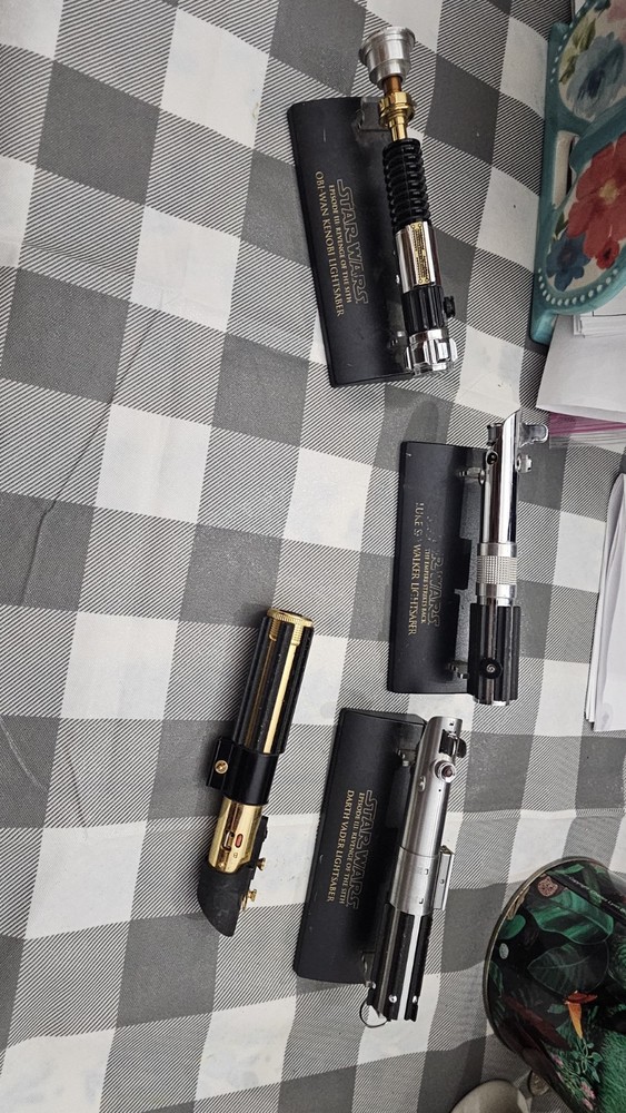 2005 star wars lightsaber master replicas .45 Scale