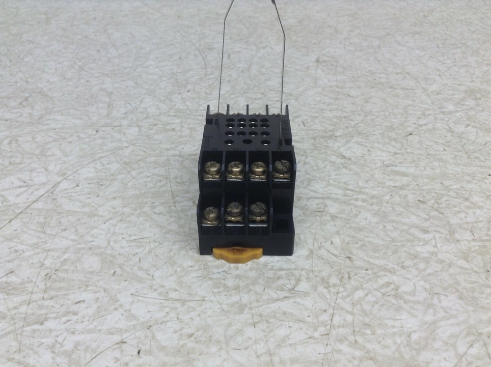 Omron PYF14T Relay Base (TSC)