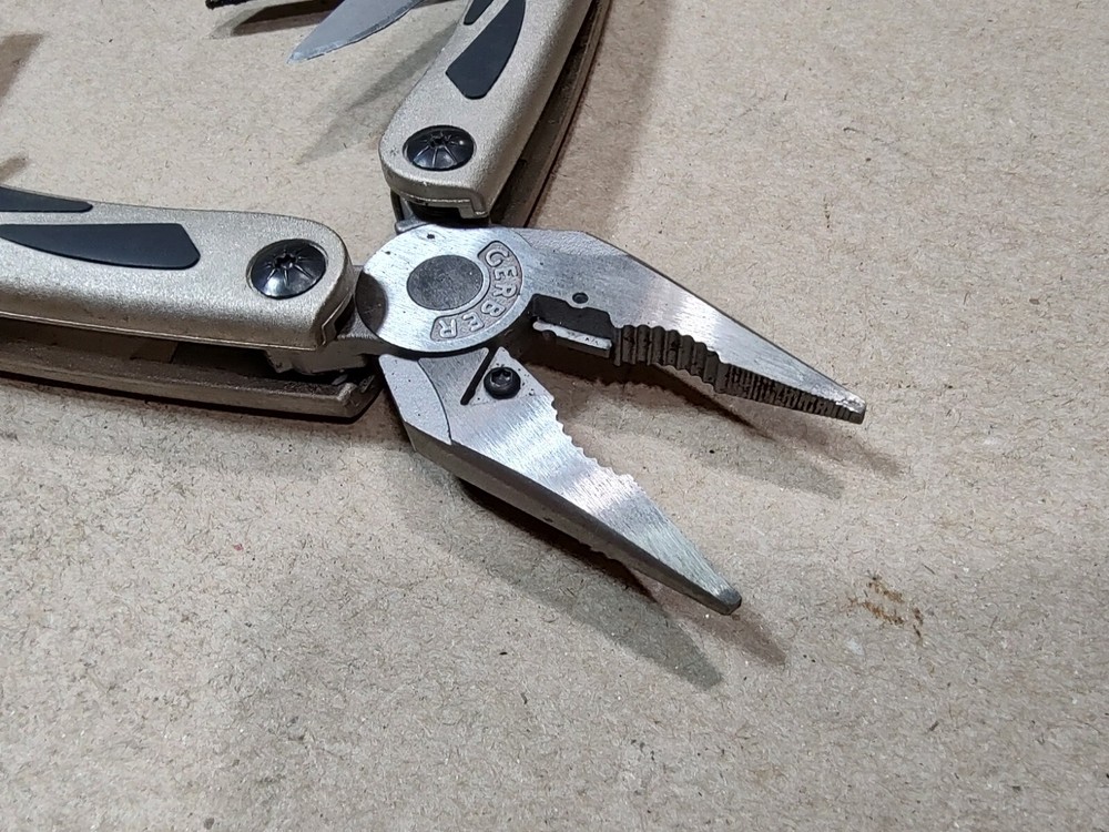 GERBER Multi-Tool, Champagne, 11 Tools, 48239