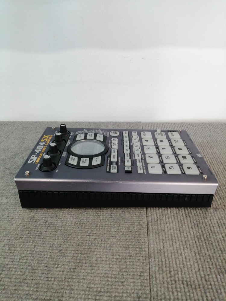 Roland SP-404SX Compact Linear Wave Sampler from Japan