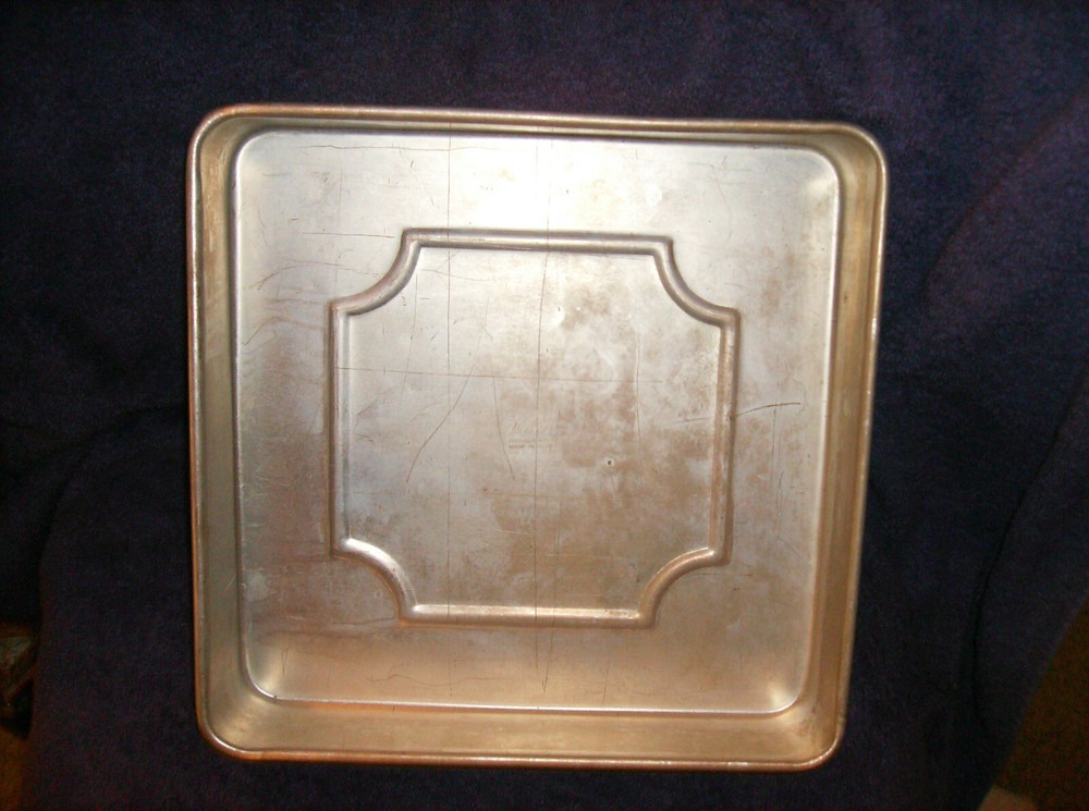 PREOWNED ECKO SILVER SQUARE CAKE PAN 8" x 8" #WORKS GREAT #18