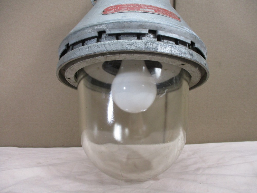 Appleton Electric Company 200W Vented Explosion Proof Light AA-51 Series