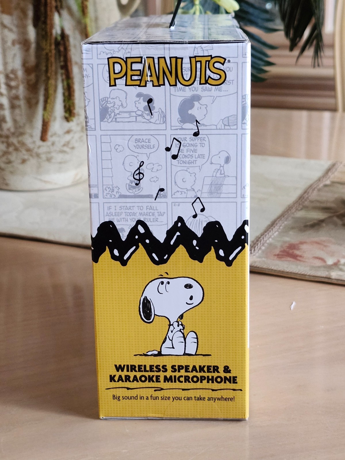PEANUTS SNOOPY WIRELESS SPEAKER & KARAOKE MICROPHONE DANCE PINK VERSION NEW
