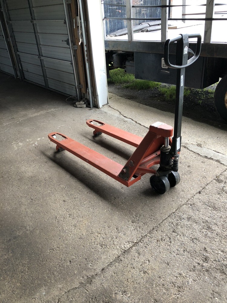 BT Hand Pallet truck Model L2300U EUC