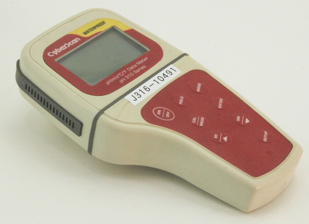 10491 EUTECH INSTRUMENTS CYBERSCAN WATERPROOF PH/MV/C/F DATA METER PH 310