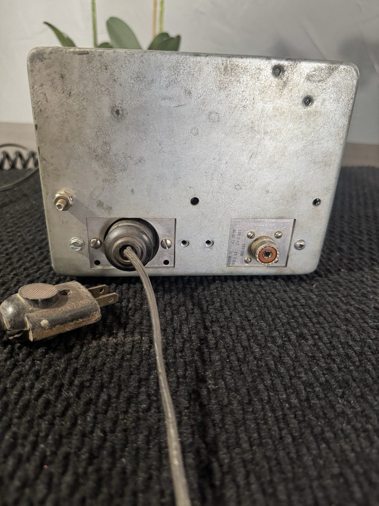 JOHNSON VIKING MESSENGER RADIO TRANSMITTER