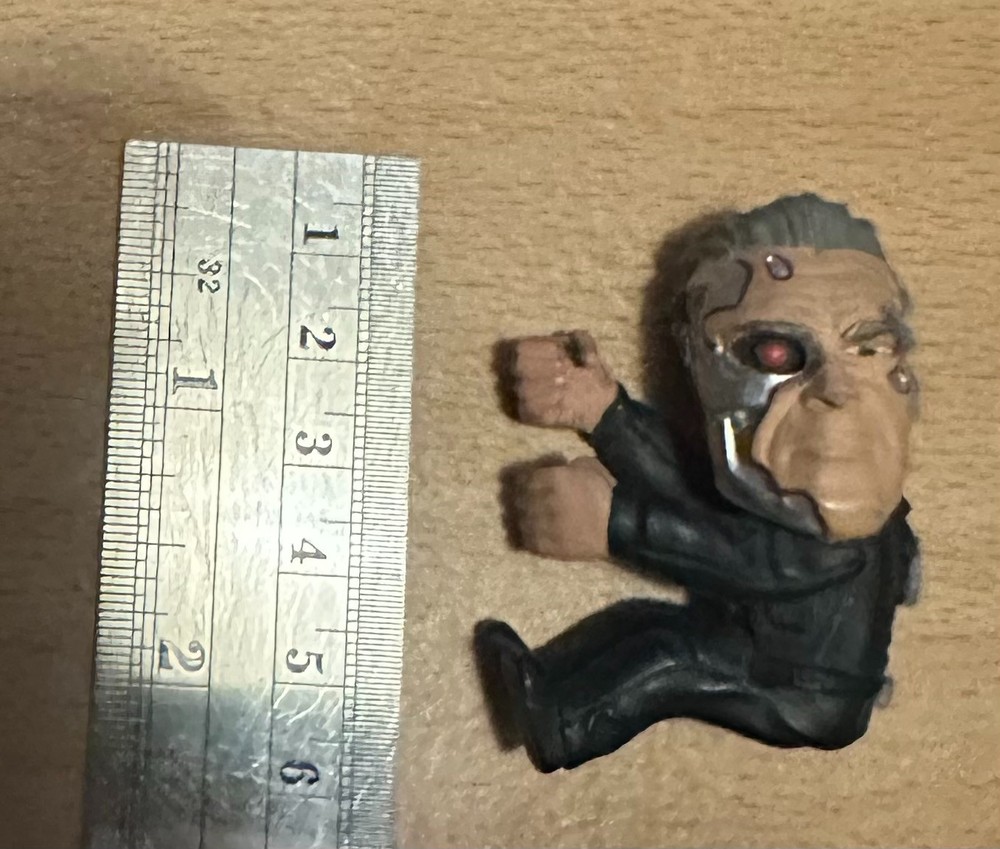 T2 Terminator 2 computer cable tie holder Arnold Schwarzenegger T-800 - USED