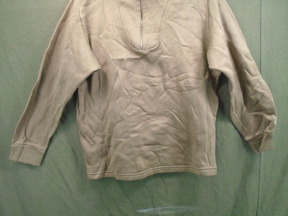 US Military Polypropylene Cold Weather Undershirt Polypro Size Medium 1997 295-C