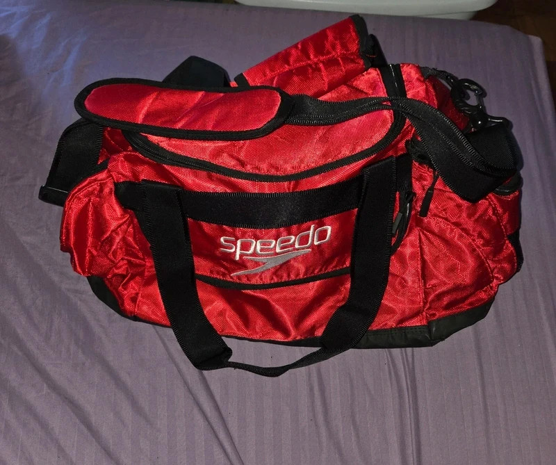 Speedo Performance Small Pro Duffle Bag, Red