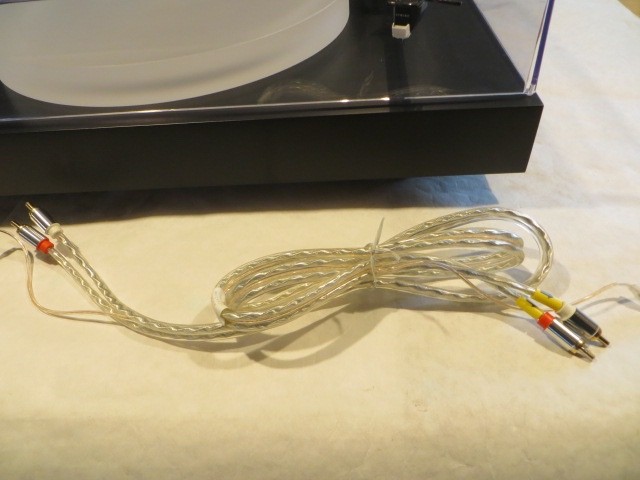 Pro-Ject X2B Turntable, Original Box, Very Clean