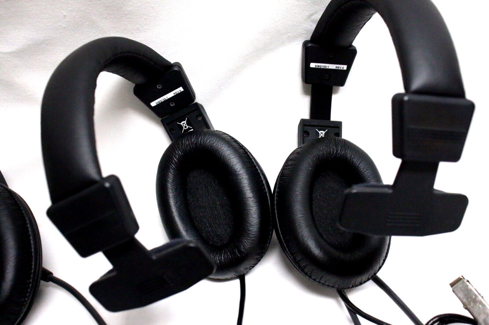 HME DX100 Wireless Intercom System Belt Pack BP200 4 User with Headsets bundle