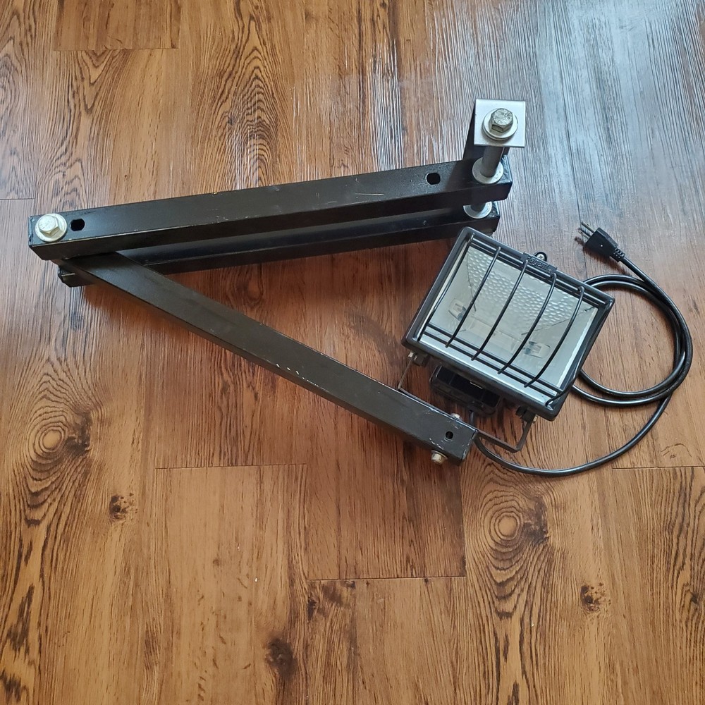 Regent Adjustable Swing Arm Work Dock Light