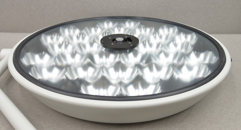 Stryker Visum LED 2 Surgical Light, Camera Ready 0682001253