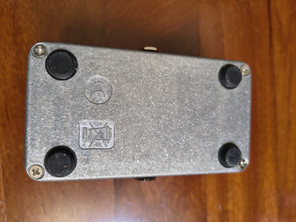 Electro-harmonix Satisfaction Fuzz Pedal