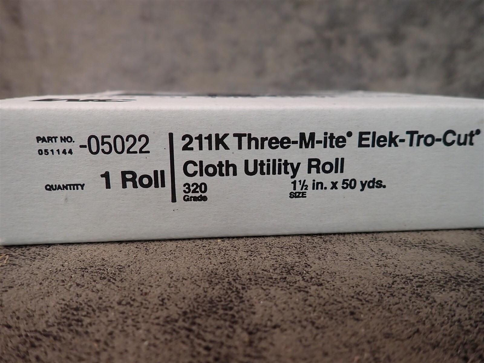 NEW 3M 05022 Elek-Tro-Cut 1.5" x 50 Yard 320 Grit Cloth Utility Roll 211K (O20)