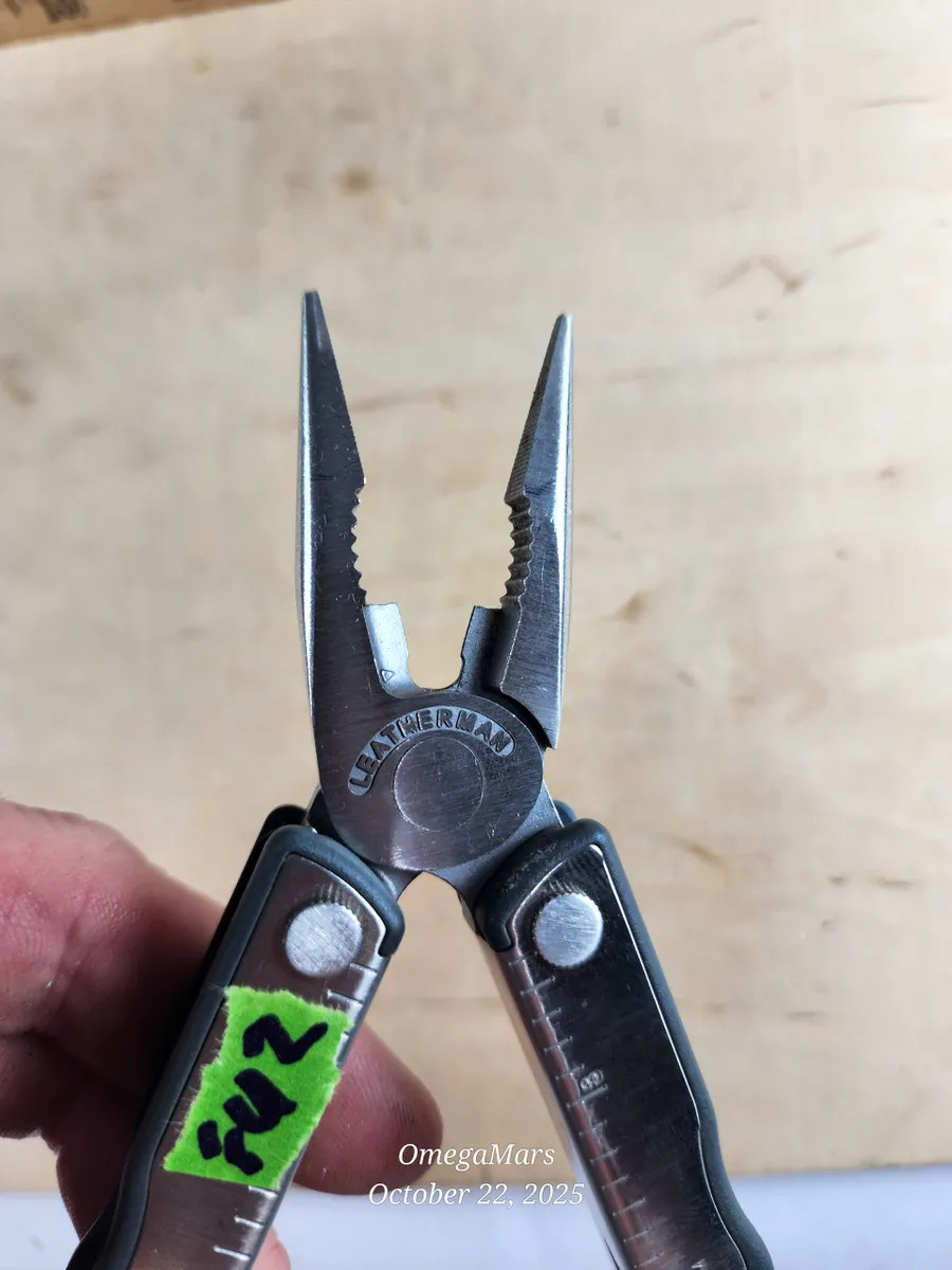 Leatherman Fuse #FU2 Discontinued, light usage, screwdriver chipped