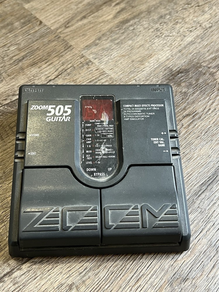 Zoom 505 Compact Multi-Effects Guitar Pedal