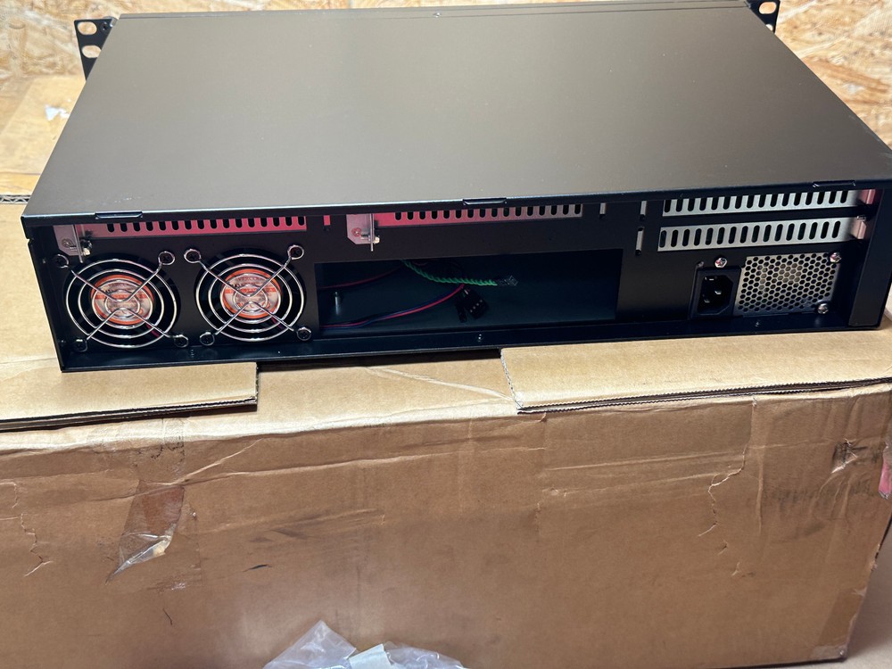 3xLogic D-2335-CO-3XL01 Empty Server Chasis with Power Supply