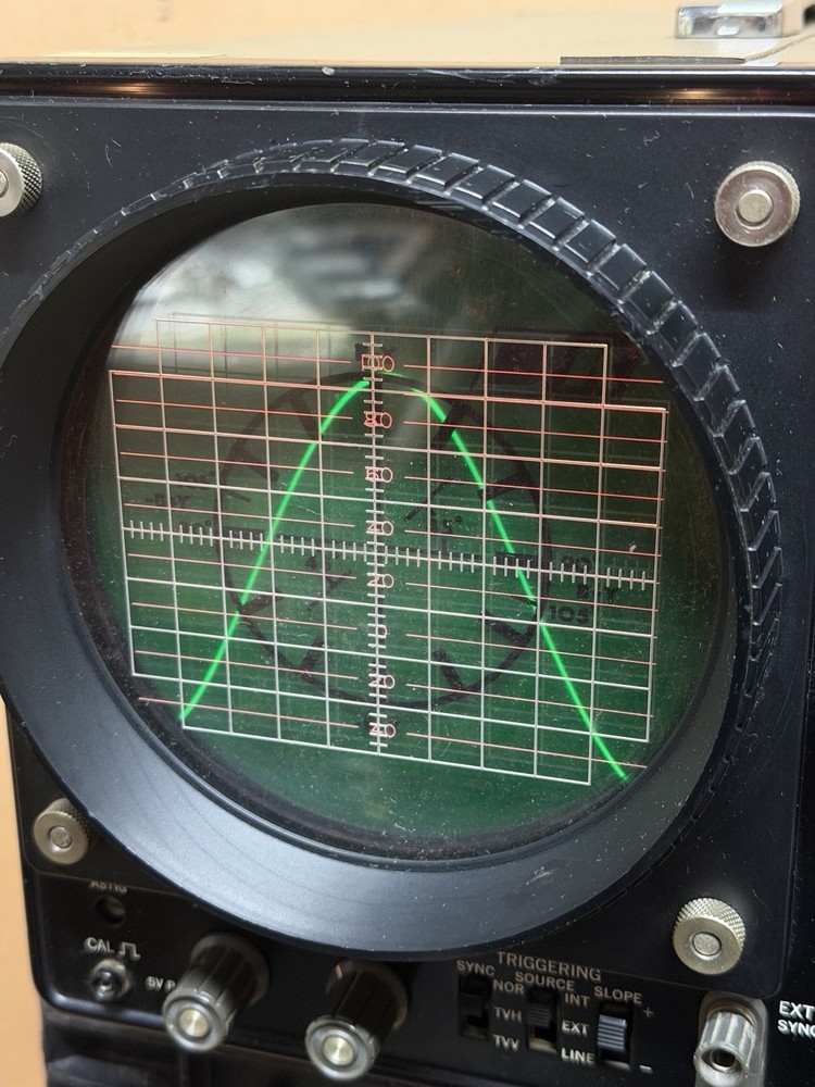 Vintage B&K Precision 1460 Solid State Triggered Sweep Oscilloscope