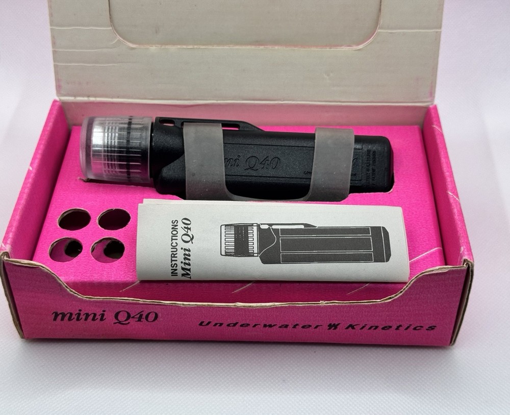 Underwater Kinetics Mini Q40 Flashlight