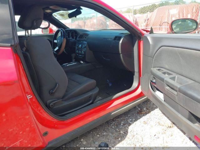 CHALLENGE 2010 Glove Box 4880237